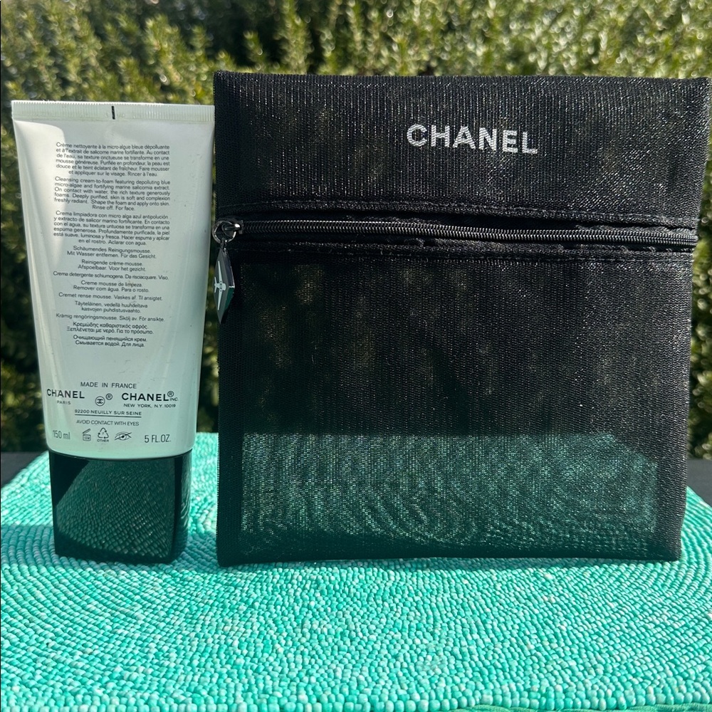 CHANEL Black Mesh Zipper travel Pouch-limited edition-used-good condition. - Picture 11 of 17